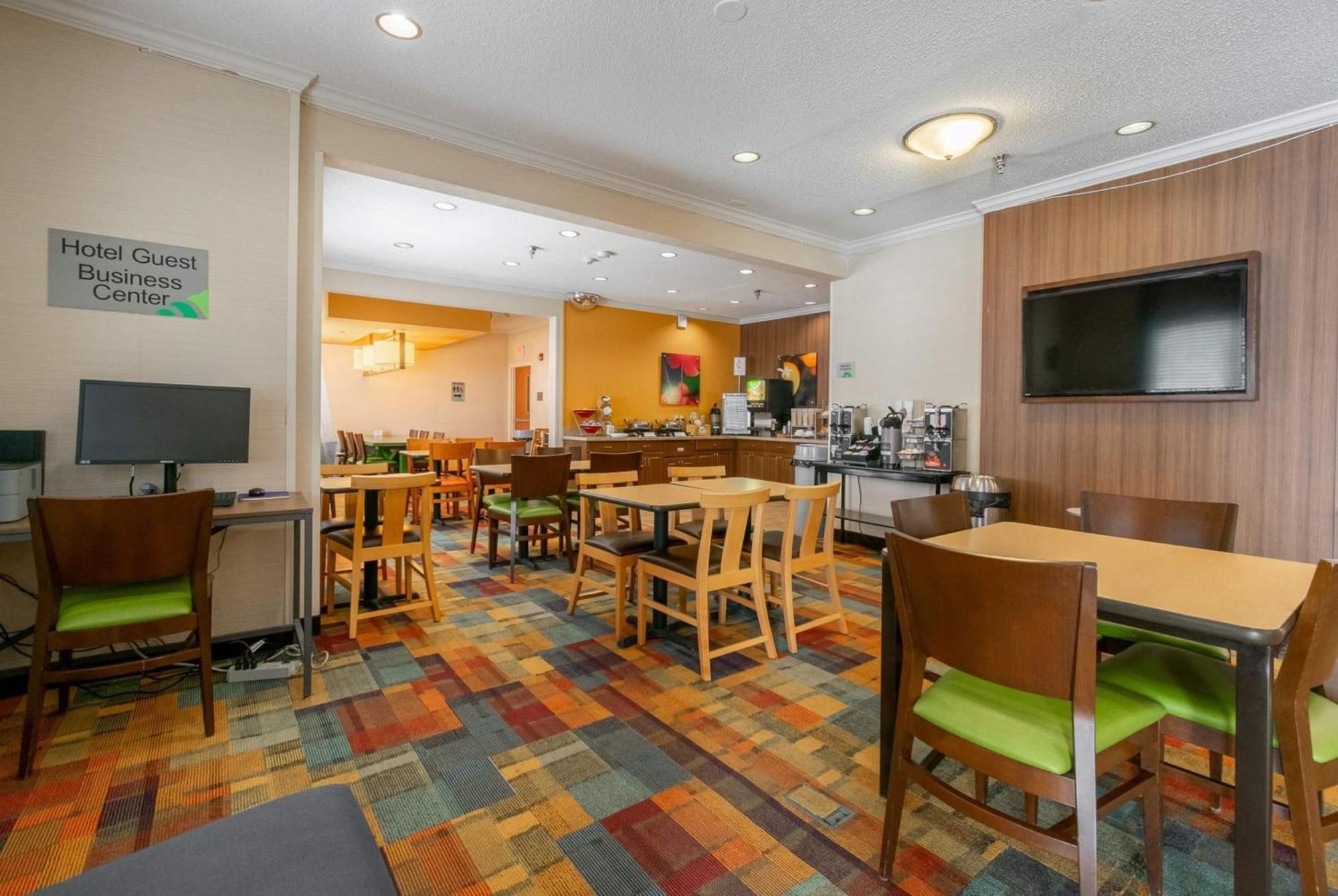 Wingate By Wyndham Hotel 3*